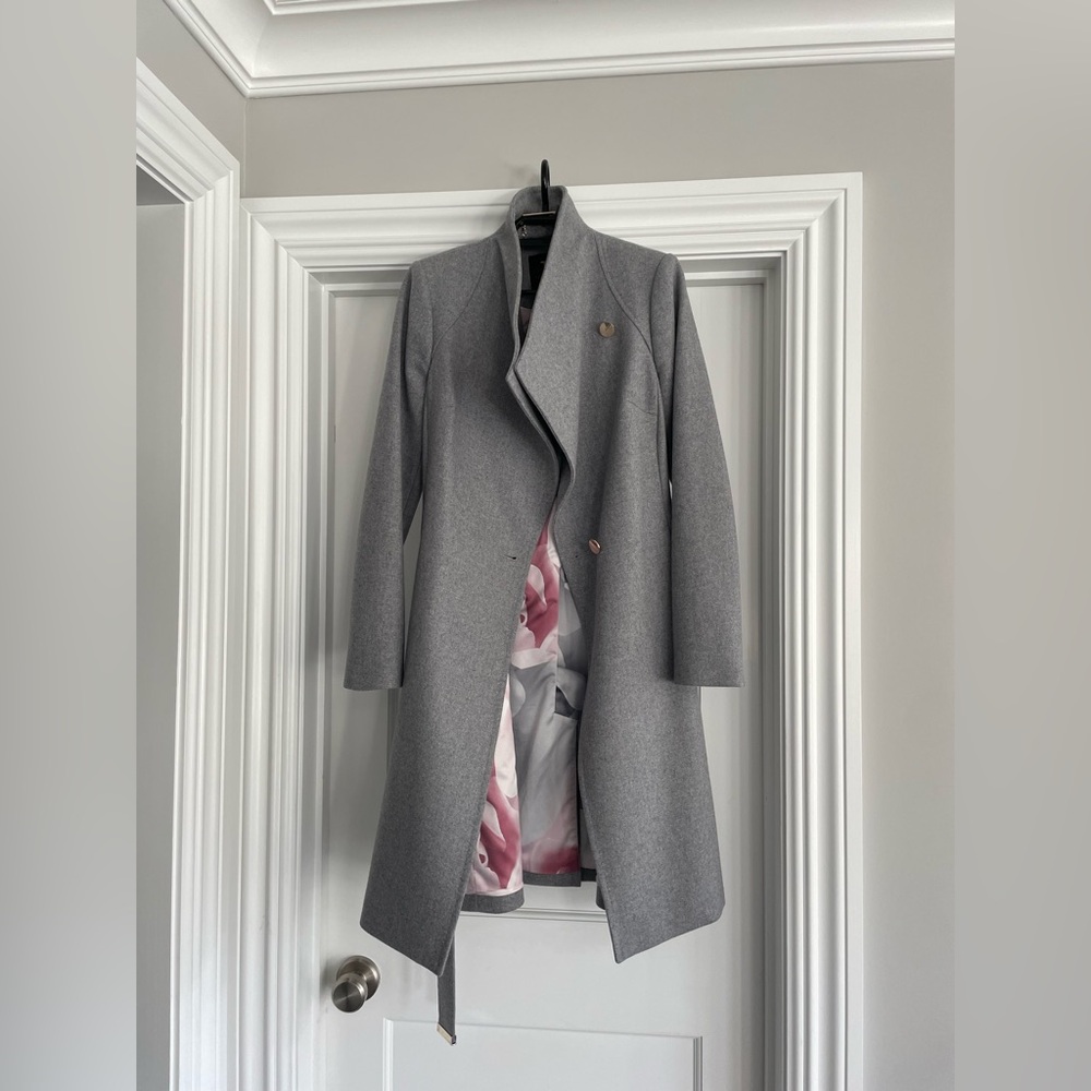 Mid-Length Ted Baker Gray Wool & Cashmere Coat with Floral Lining